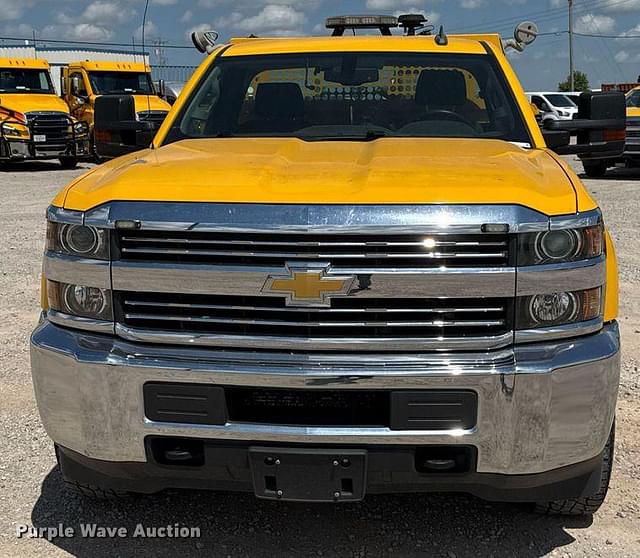 Image of Chevrolet 3500HD equipment image 1