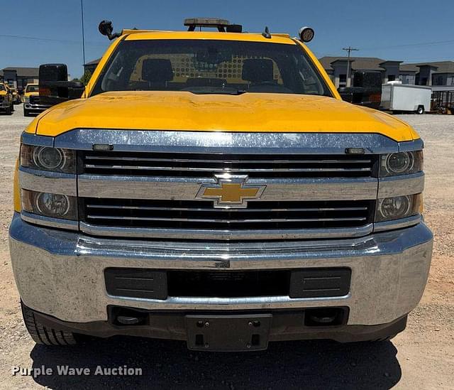 Image of Chevrolet 2500HD equipment image 1