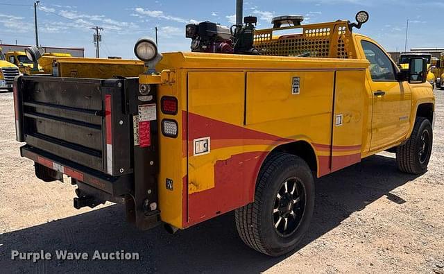 Image of Chevrolet 2500HD equipment image 4