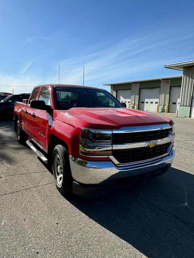 Image of Chevrolet Silverado equipment image 2