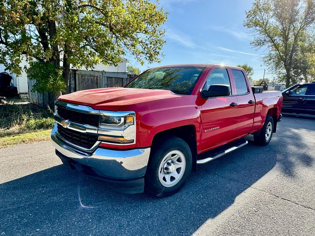 Image of Chevrolet Silverado Primary image