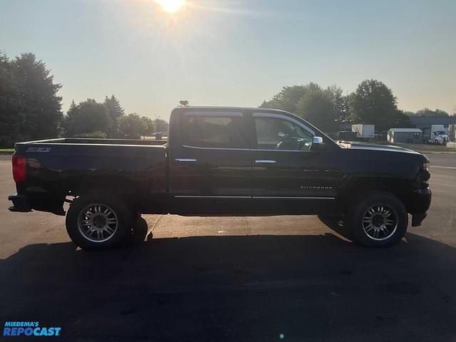 Image of Chevrolet Silverado equipment image 3