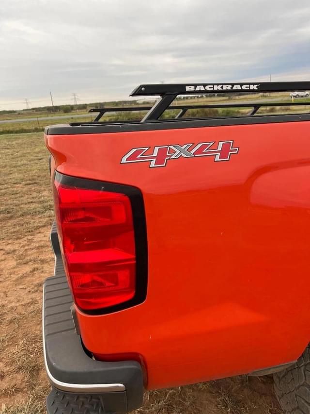 Image of Chevrolet Silverado equipment image 3