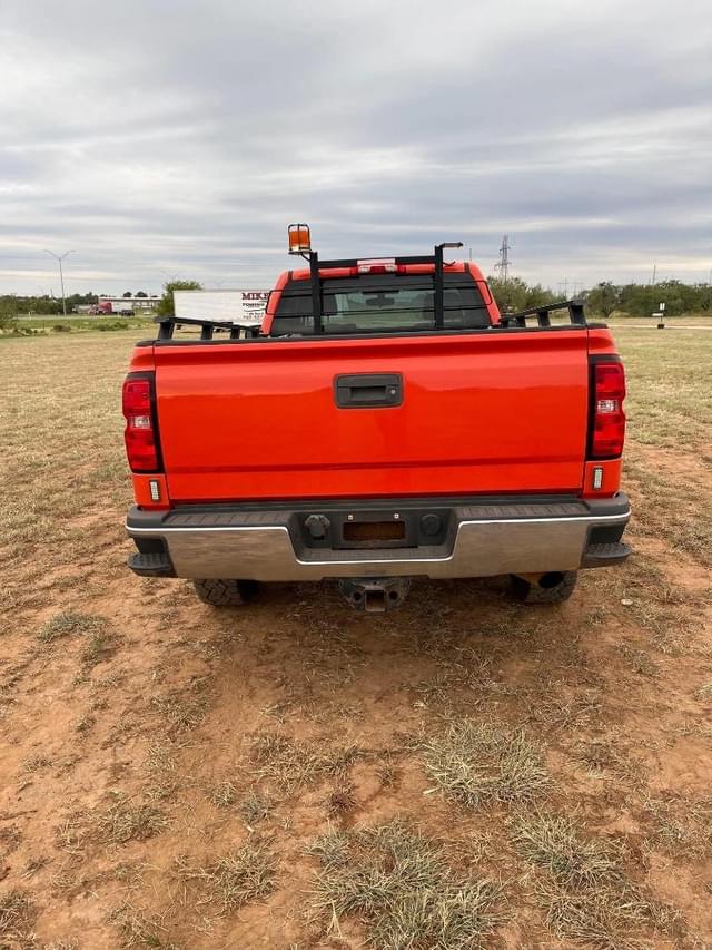 Image of Chevrolet Silverado equipment image 4