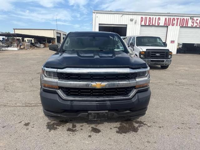 Image of Chevrolet Silverado equipment image 2