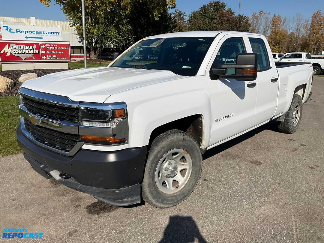 Image of Chevrolet Silverado Primary image