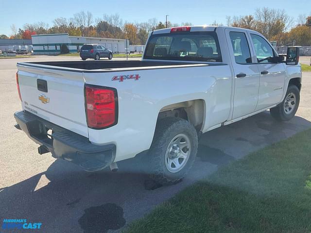 Image of Chevrolet Silverado equipment image 4