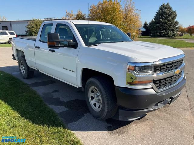 Image of Chevrolet Silverado equipment image 2