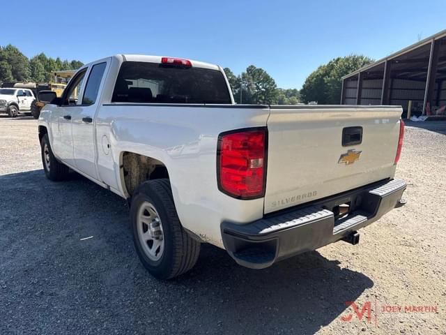 Image of Chevrolet Silverado equipment image 3
