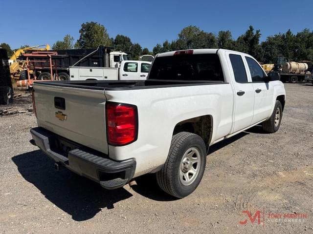 Image of Chevrolet Silverado equipment image 2