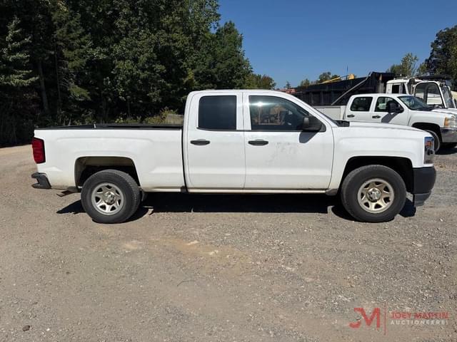 Image of Chevrolet Silverado equipment image 1