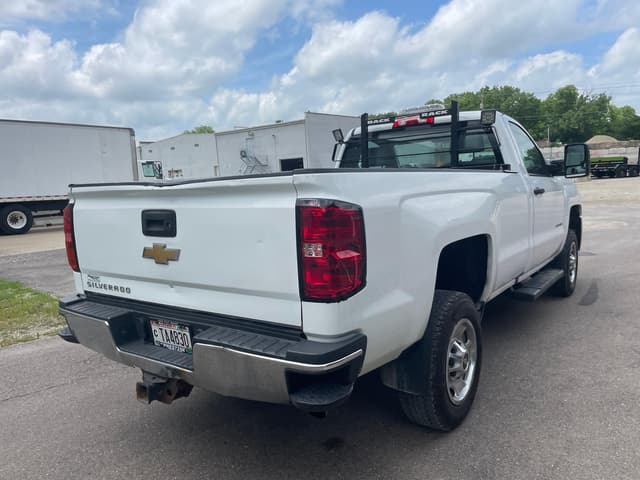 Image of Chevrolet 2500HD equipment image 4