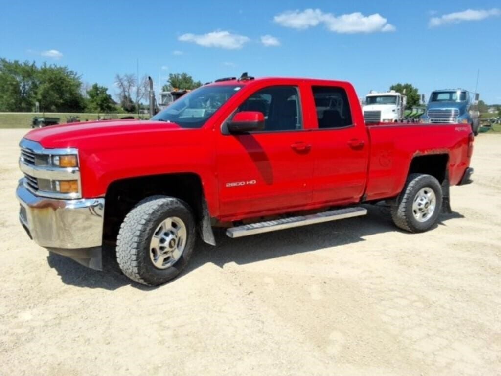 2017 Chevrolet 2500HD Equipment Image0