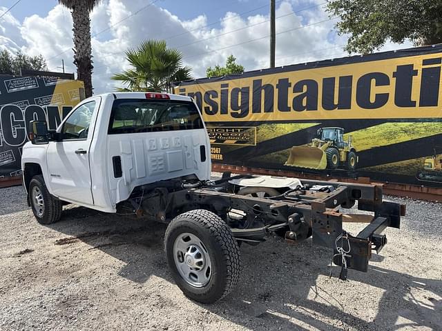 Image of Chevrolet 2500HD equipment image 1