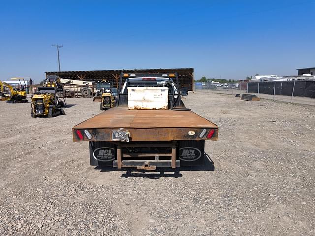 Image of Chevrolet 3500HD equipment image 3