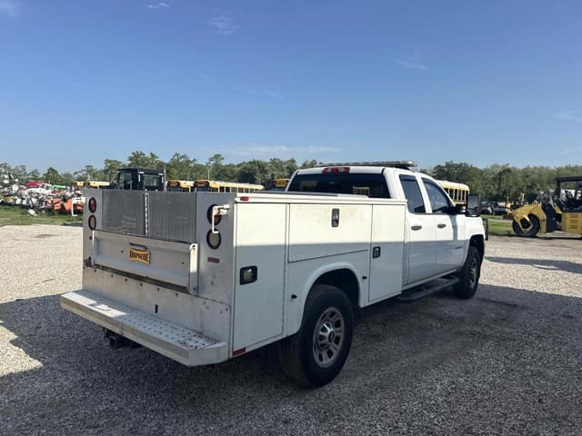 Image of Chevrolet 3500HD equipment image 2