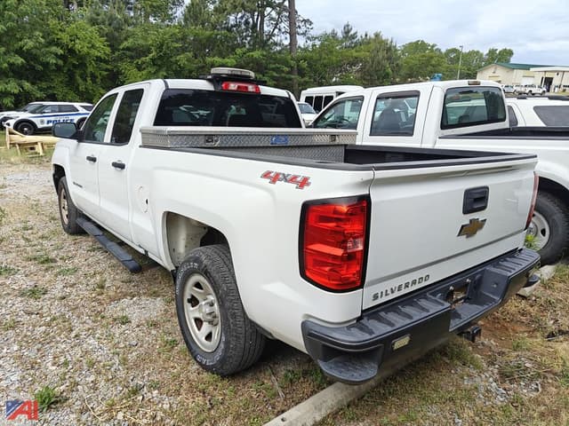 Image of Chevrolet 1500 equipment image 2