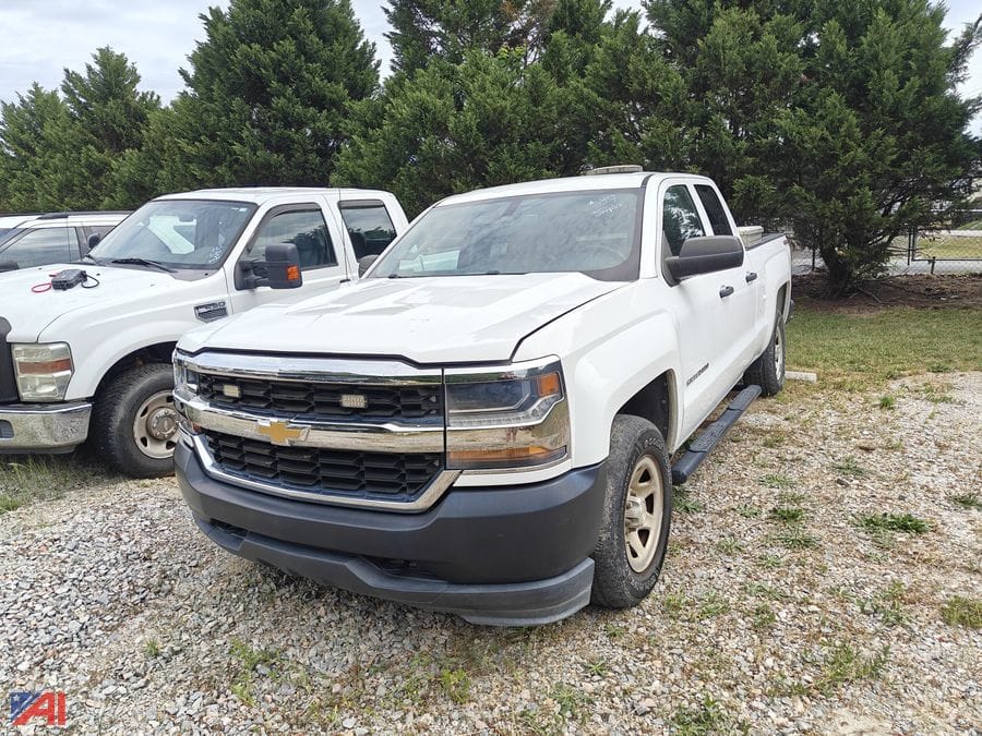 2017 Chevrolet 1500 Equipment Image0