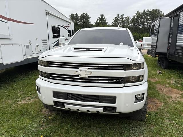 Image of Chevrolet 2500HD equipment image 1