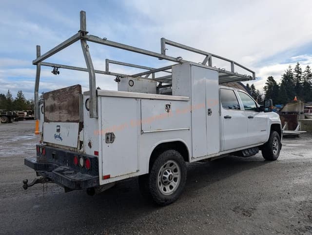 Image of Chevrolet 3500 equipment image 4