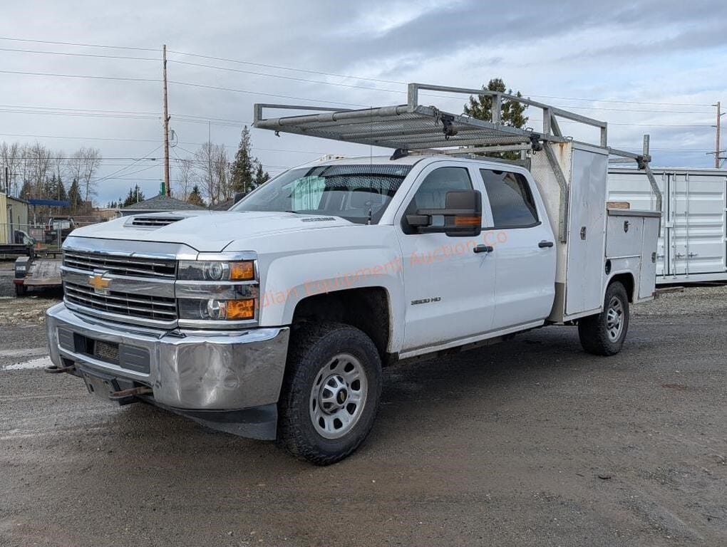 2017 Chevrolet 3500 Equipment Image0