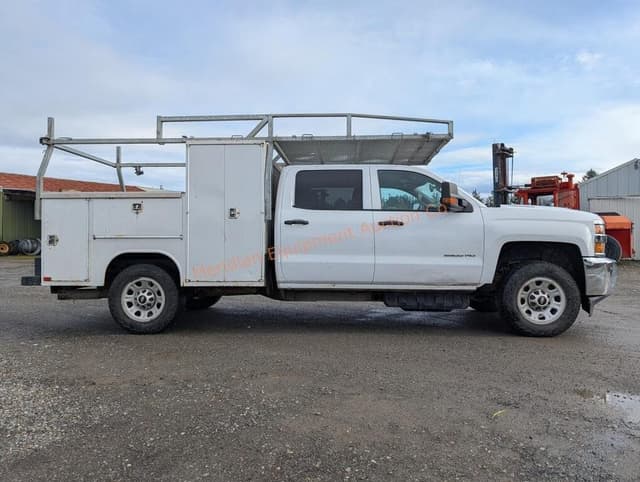 Image of Chevrolet 3500 equipment image 3