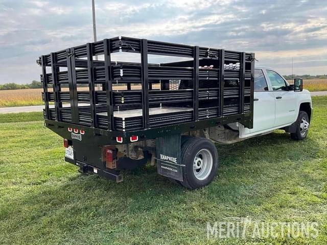 Image of Chevrolet 3500HD equipment image 2