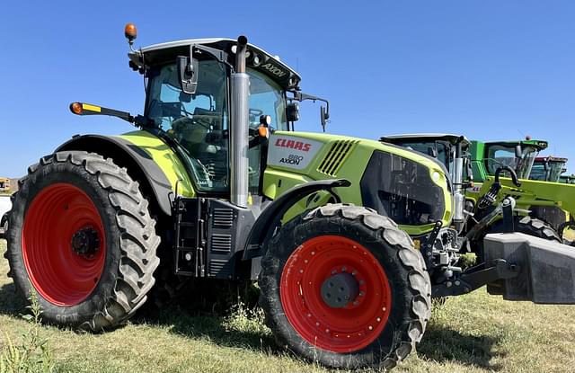 Image of CLAAS Axion 880 equipment image 2