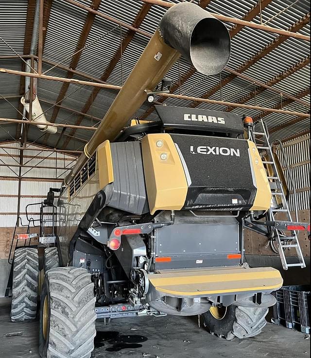 Image of CLAAS LEXION 740 equipment image 3