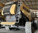 2017 CLAAS LEXION 740 Image
