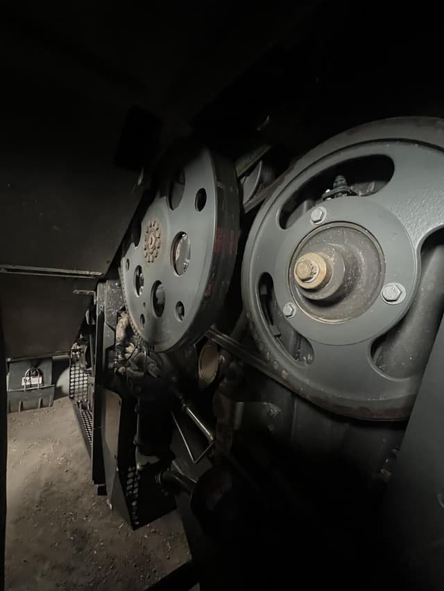 Image of CLAAS LEXION 740 equipment image 3