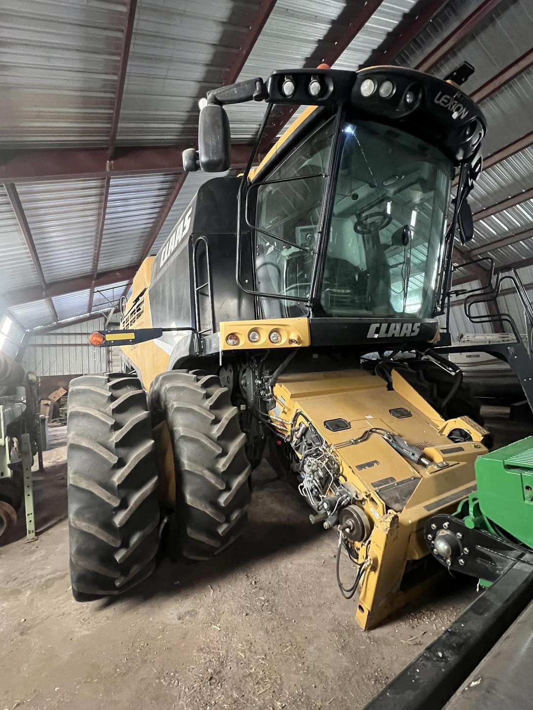 Image of CLAAS LEXION 740 Primary image