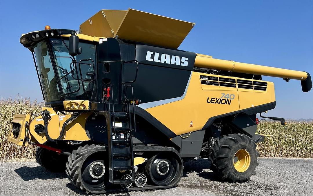 Image of CLAAS LEXION 740TT Primary image