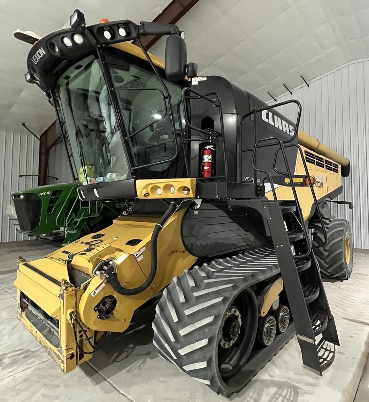 2017 CLAAS LEXION 760TT Equipment Image0