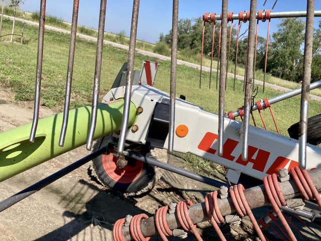 Image of CLAAS Liner 2900 equipment image 4