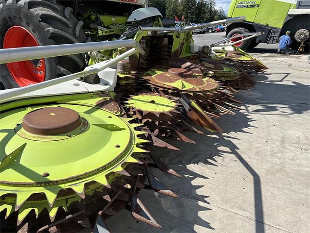 Image of CLAAS Orbis 750 equipment image 4