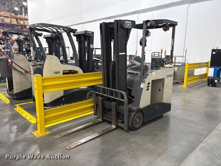 2017 Crown RC5545-45 Equipment Image0