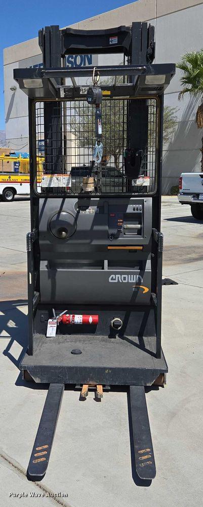 Image of Crown SP3520-30 equipment image 1