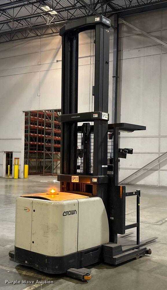 Image of Crown SP4050-30 equipment image 4