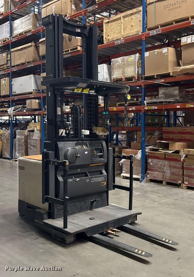 Image of Crown SP4050-30 equipment image 2