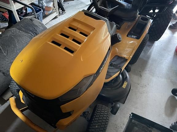 Image of Cub Cadet XT2 LX42 Primary image