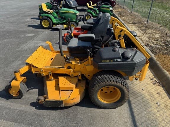 Image of Cub Cadet PRO Z 700 equipment image 3