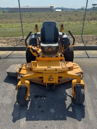 2017 Cub Cadet PRO Z 700 Equipment Image0