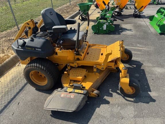 Image of Cub Cadet PRO Z 700 equipment image 1