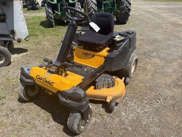 Image of Cub Cadet RZT-S50 equipment image 1