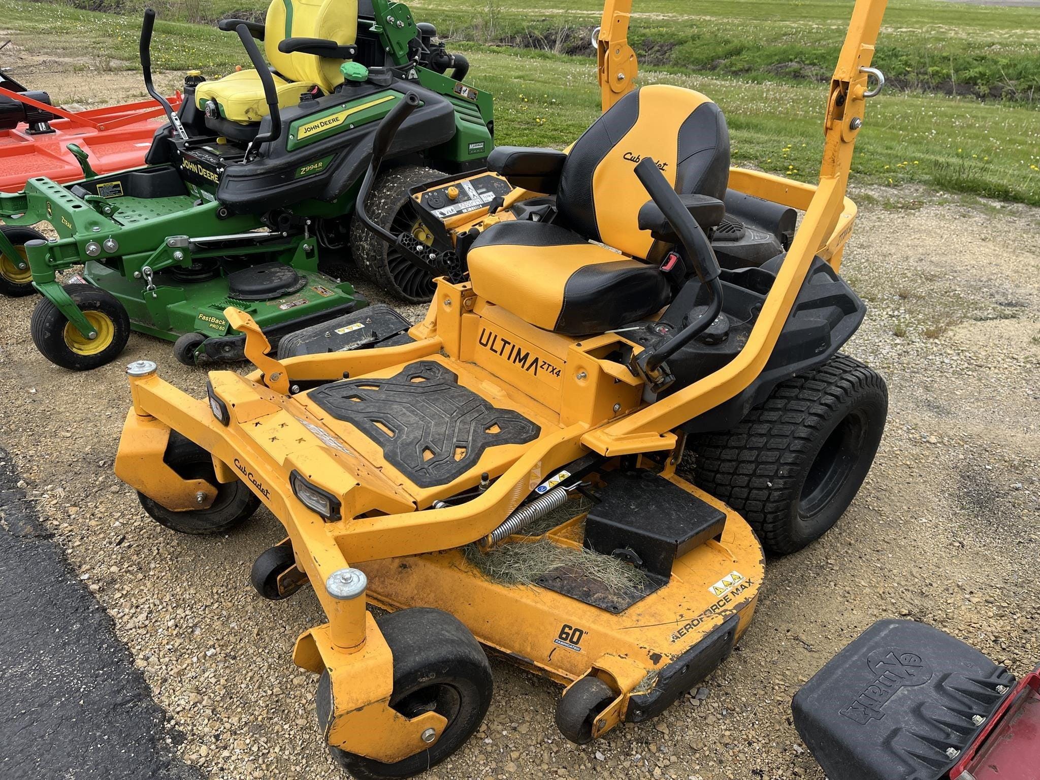 2017 Cub Cadet Ultima ZTX4 Equipment Image0