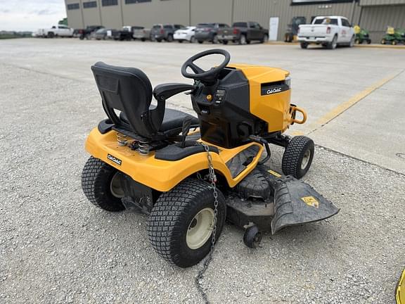 Image of Cub Cadet XT2 equipment image 4