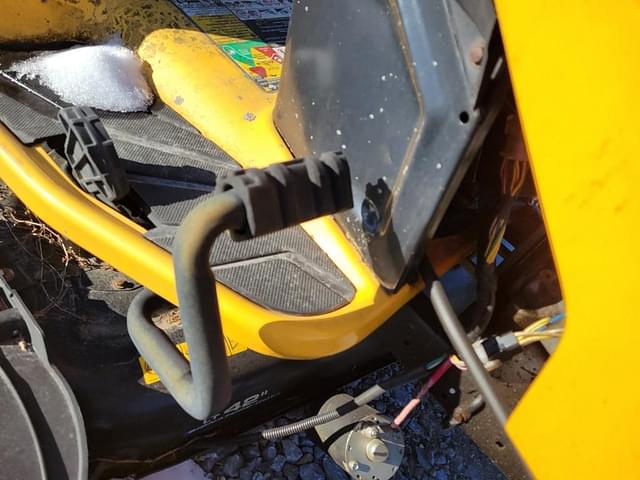 Image of Cub Cadet XT1 equipment image 3