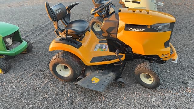 Image of Cub Cadet XT2 equipment image 3