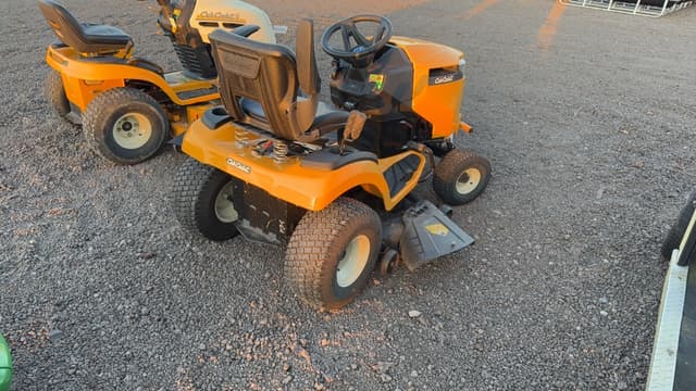 Image of Cub Cadet XT2 equipment image 4